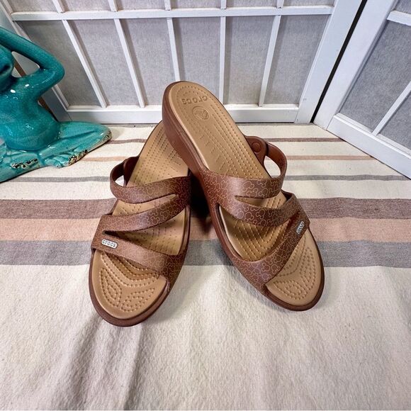 Disney Crocs Sandals - Picture 4 of 15